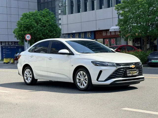 Chevrolet Monza — Фото автомобиля 3