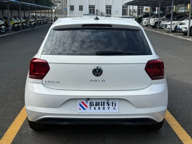 Volkswagen Polo — Фото автомобиля 5
