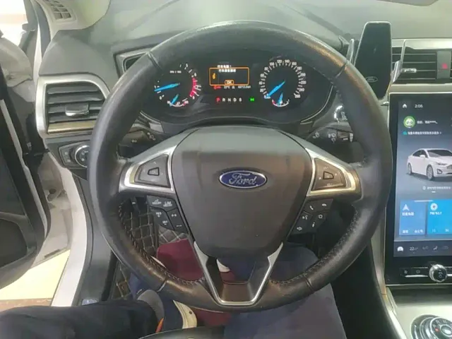 Ford Mondeo — Фото автомобиля 10