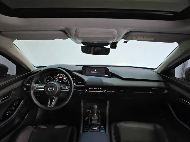 Mazda Axela — Фото автомобиля 7