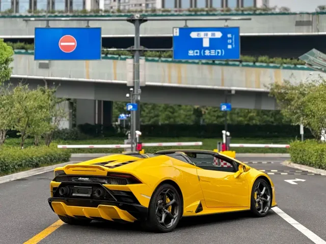 Lamborghini Huracan — Фото автомобиля 7