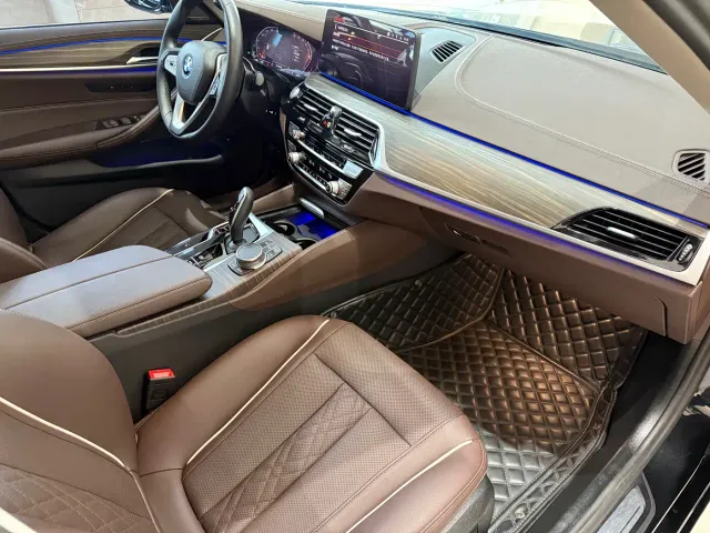 BMW 5 Series — Фото автомобиля 11