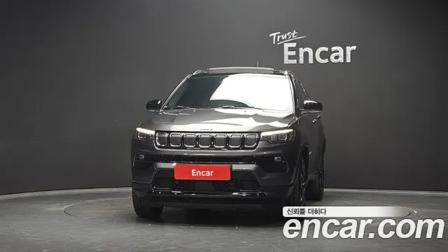 Jeep Compass — Фото автомобиля 3