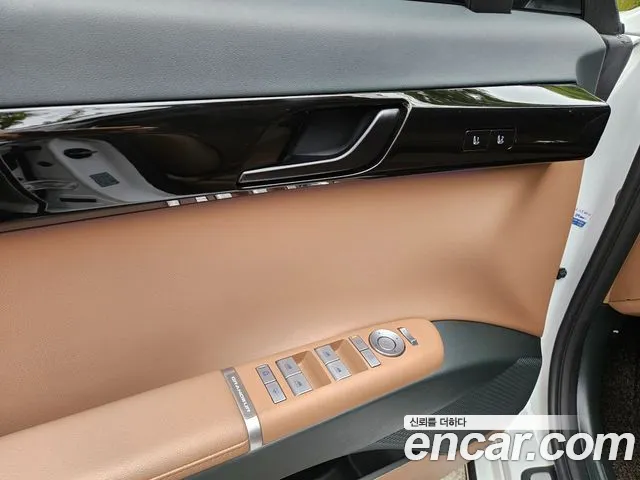 Hyundai Grandeur GN7 — Фото автомобиля 16