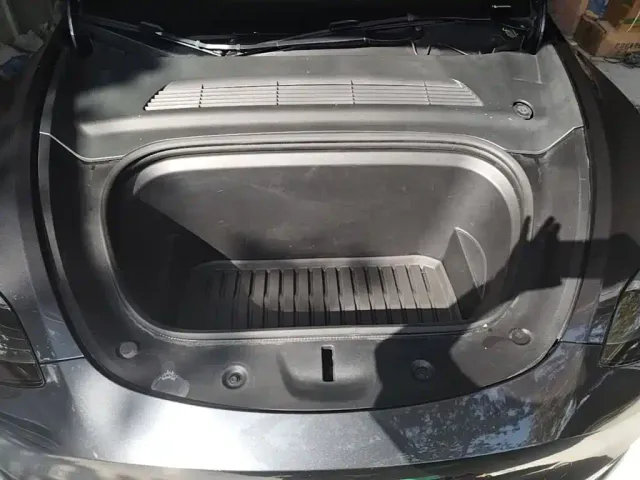 Tesla Model Y — Фото автомобиля 19