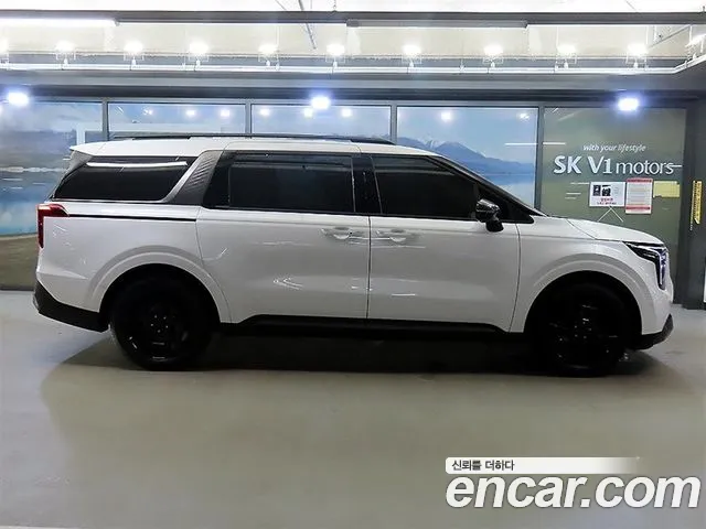 Kia Canival — Фото автомобиля 3