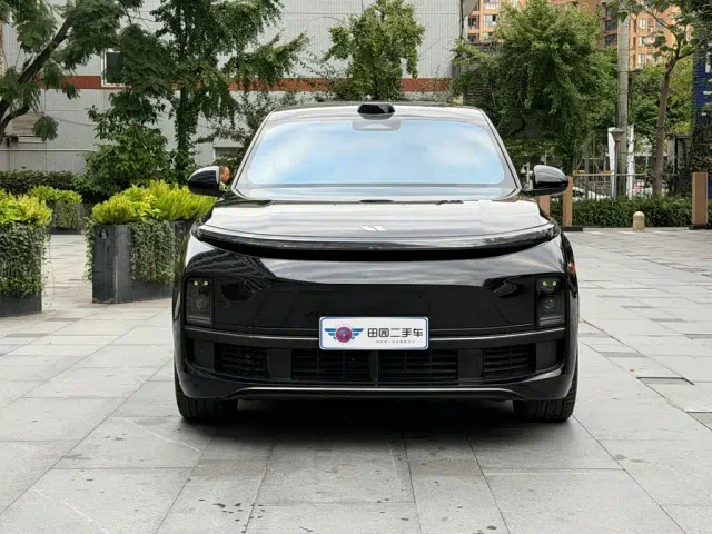 Li Auto L9 — Фото автомобиля 2