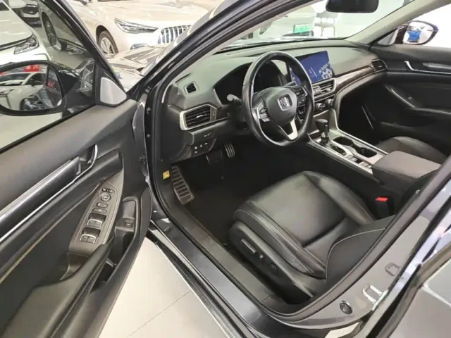 Honda Accord — Фото автомобиля 14