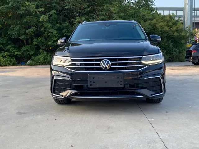 Volkswagen Tiguan L — Фото автомобиля 2