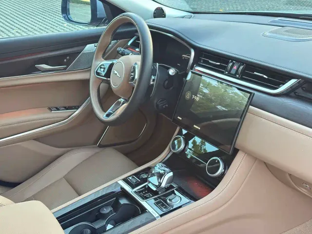 Jaguar XFL — Фото автомобиля 14