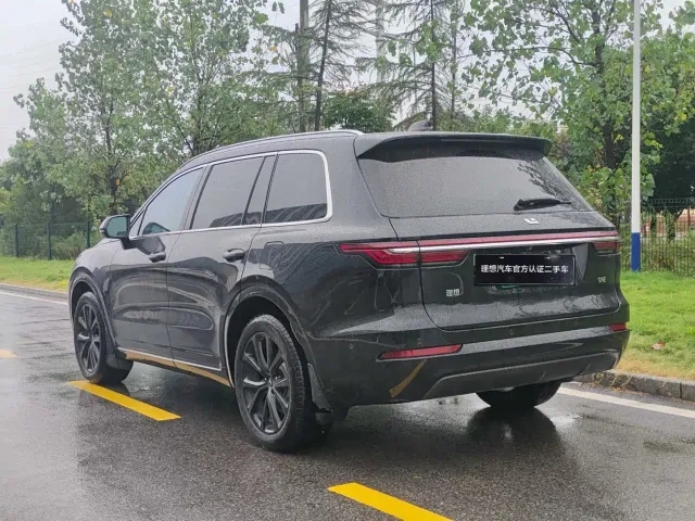 Li Auto ONE — Фото автомобиля 12