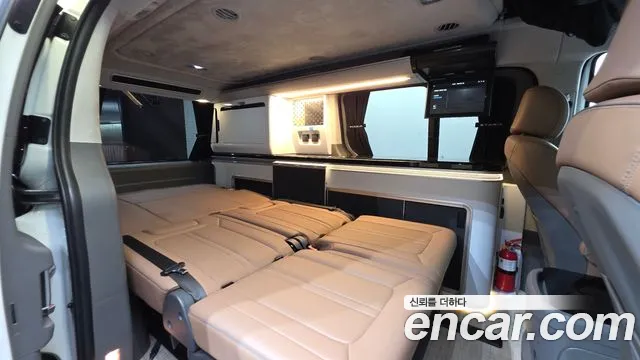 Hyundai Staria Staria 2WD автодом — Фото автомобиля 11