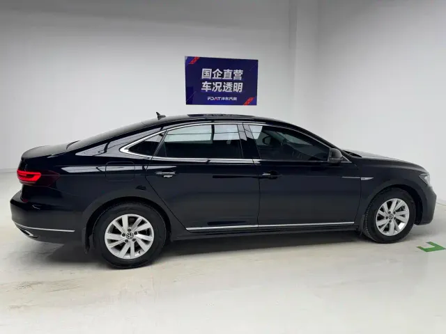 Volkswagen Passat — Фото автомобиля 7