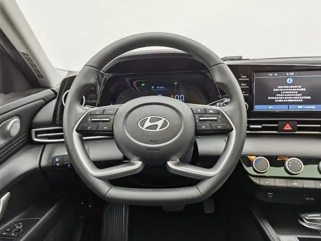 Hyundai Elantra — Фото автомобиля 11