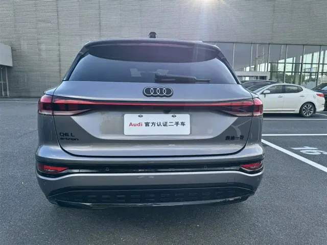 Audi Q6L e-tron — Фото автомобиля 7