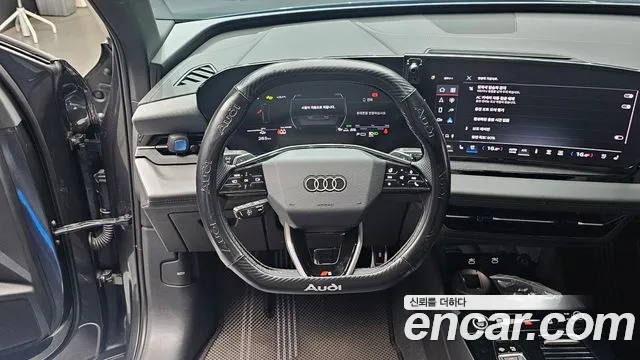 Audi Q6 e-tron — Фото автомобиля 13