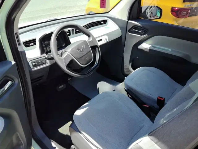 Wuling Hongguang Mini EV — Фото автомобиля 16