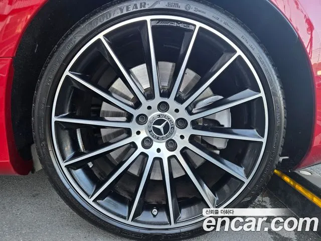 Mercedes-Benz E-Class — Фото автомобиля 12