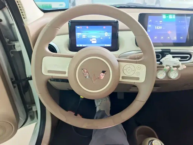 Wuling Hongguang Mini EV — Фото автомобиля 10