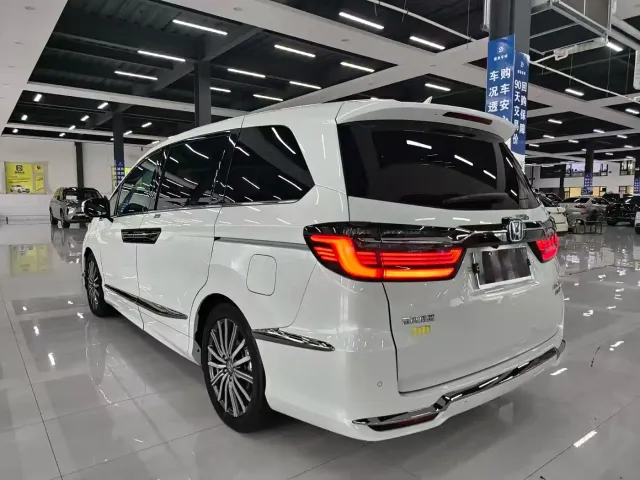 Honda Elysion — Фото автомобиля 7