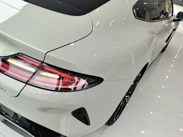 Xiaomi SU7 — Фото автомобиля 7