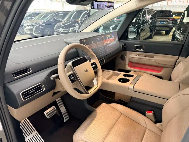 Li Auto MEGA — Фото автомобиля 4