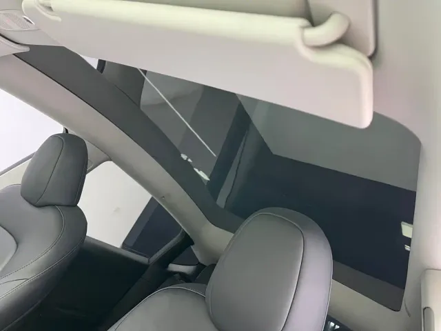 Tesla Model Y — Фото автомобиля 14