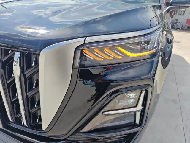 Hongqi HS5 — Фото автомобиля 17