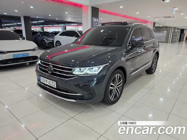 Фотография автомобиля — Volkswagen Tiguan