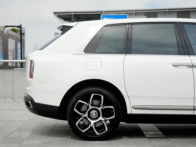 Rolls-Royce Cullinan — Фото автомобиля 6