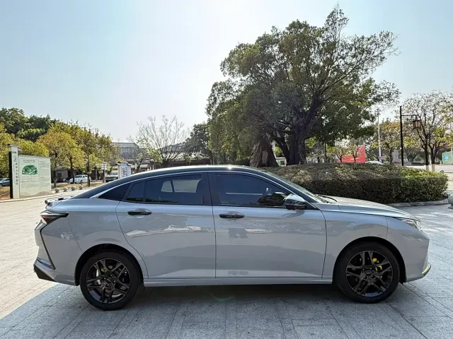 Dongfeng Yixuan — Фото автомобиля 16