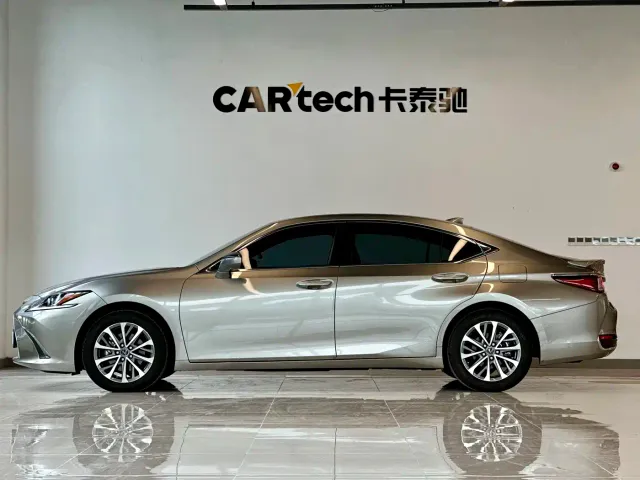 Lexus ES — Фото автомобиля 3
