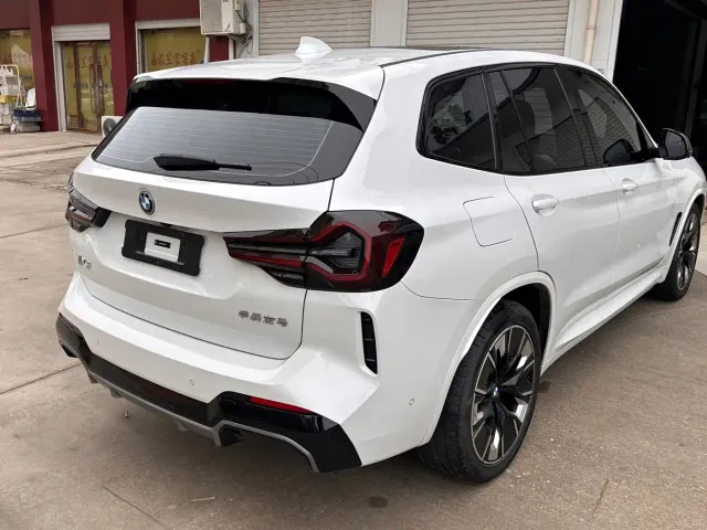 BMW iX3 — Фото автомобиля 4