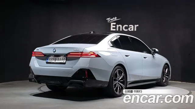 BMW 5 Series G60 — Фото автомобиля 2