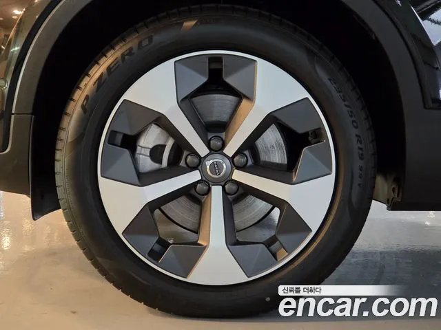 Volvo XC40 — Фото автомобиля 5