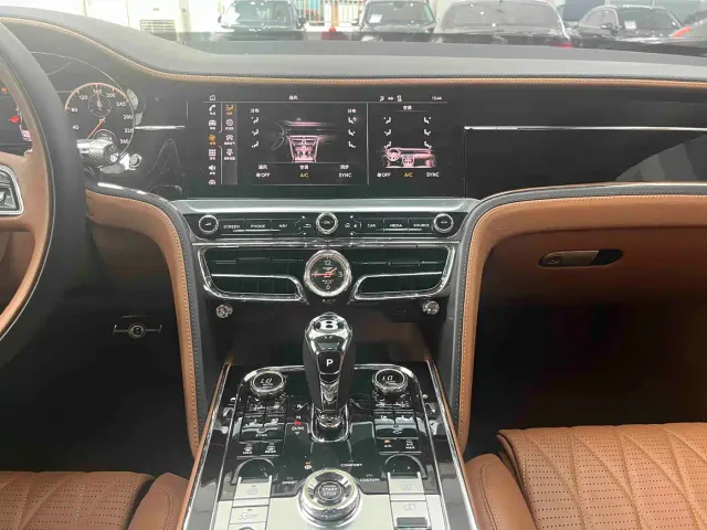 Bentley Flying Spur — Фото автомобиля 26
