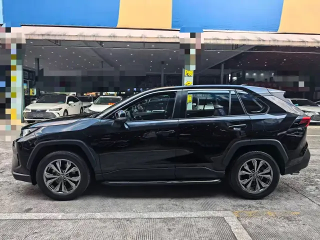 Toyota RAV4 — Фото автомобиля 5