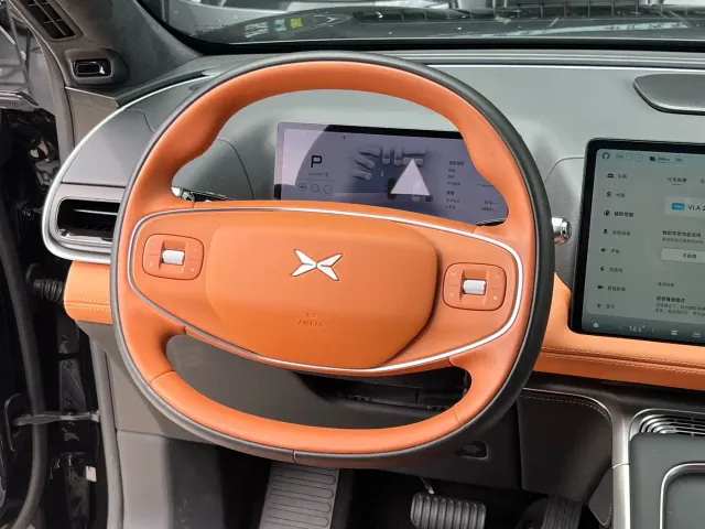 Xpeng G9 — Фото автомобиля 9