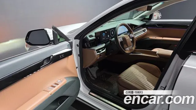 Hyundai Grandeur Grandeur (GN7) 2.5 Бензин 2WD — Фото автомобиля 9