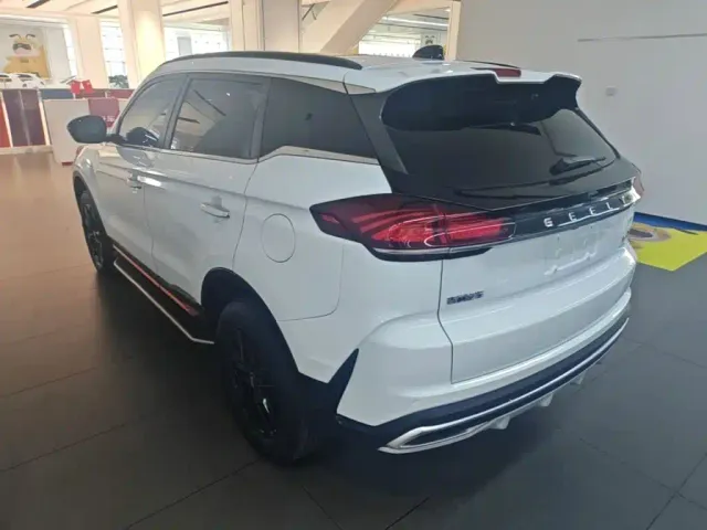 Geely Boyue — Фото автомобиля 4
