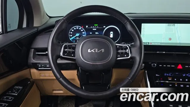 Kia Canival — Фото автомобиля 3