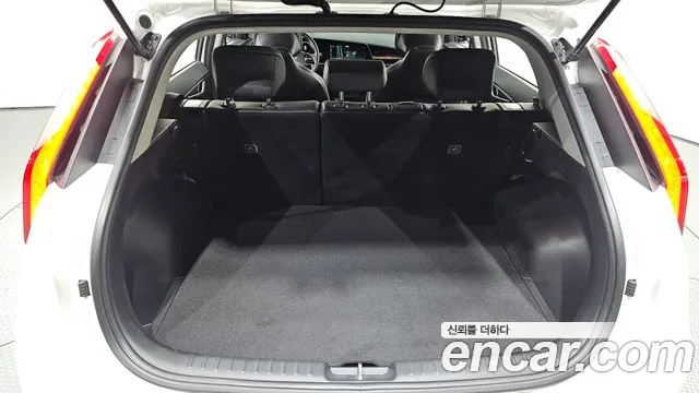 Kia Niro New — Фото автомобиля 22
