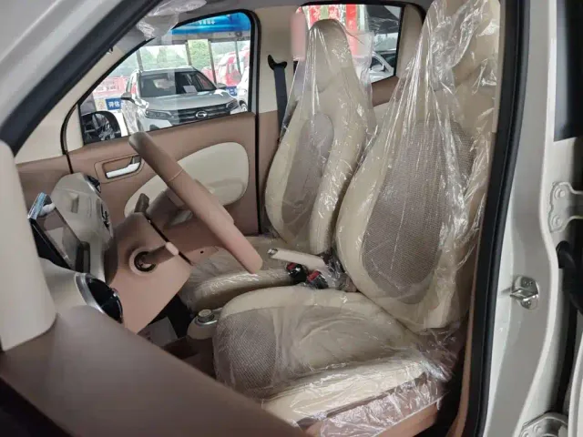 Wuling Hongguang Mini EV — Фото автомобиля 11