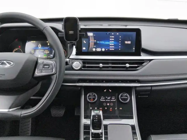 Chery Tiggo 8 — Фото автомобиля 13
