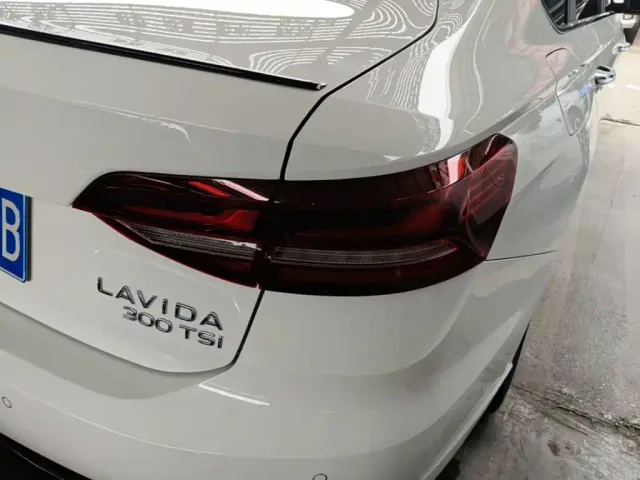Volkswagen Lavida — Фото автомобиля 7