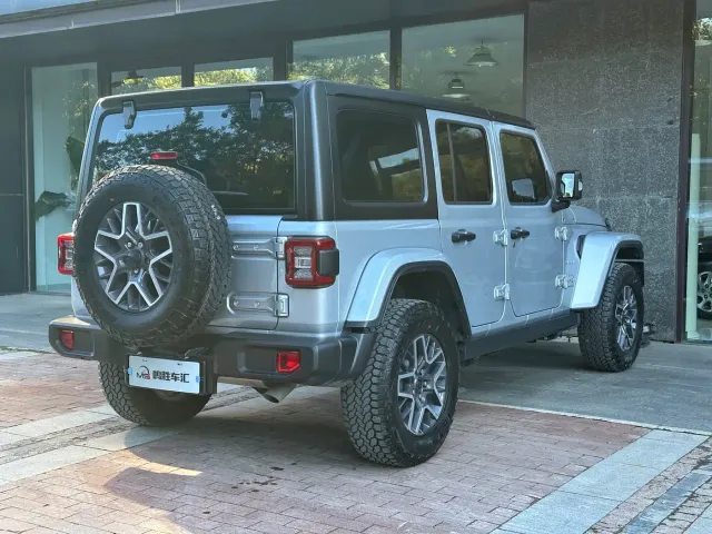 Jeep Wrangler — Фото автомобиля 8