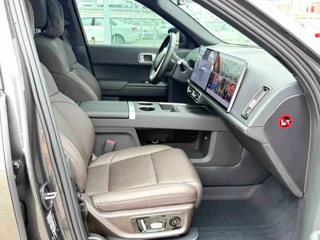 Li Auto L8 — Фото автомобиля 6