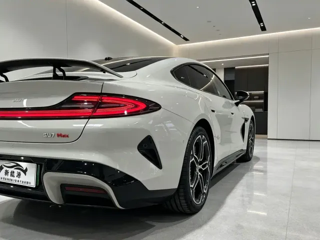 Xiaomi SU7 — Фото автомобиля 25