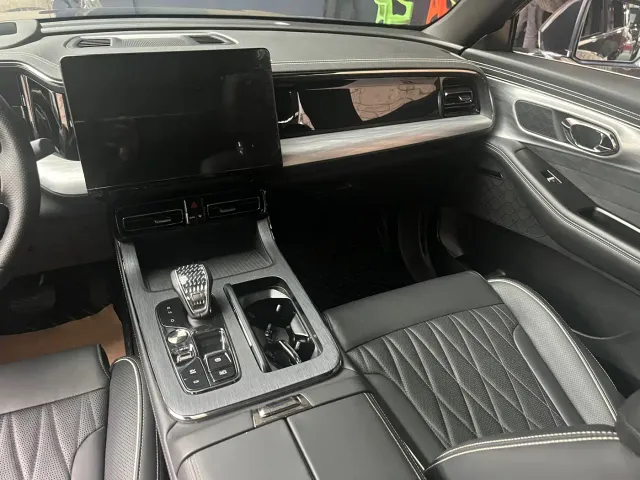 GAC Trumpchi GS8 — Фото автомобиля 13