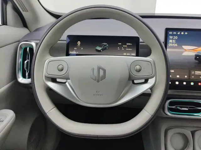 Leapmotor B10 — Фото автомобиля 15